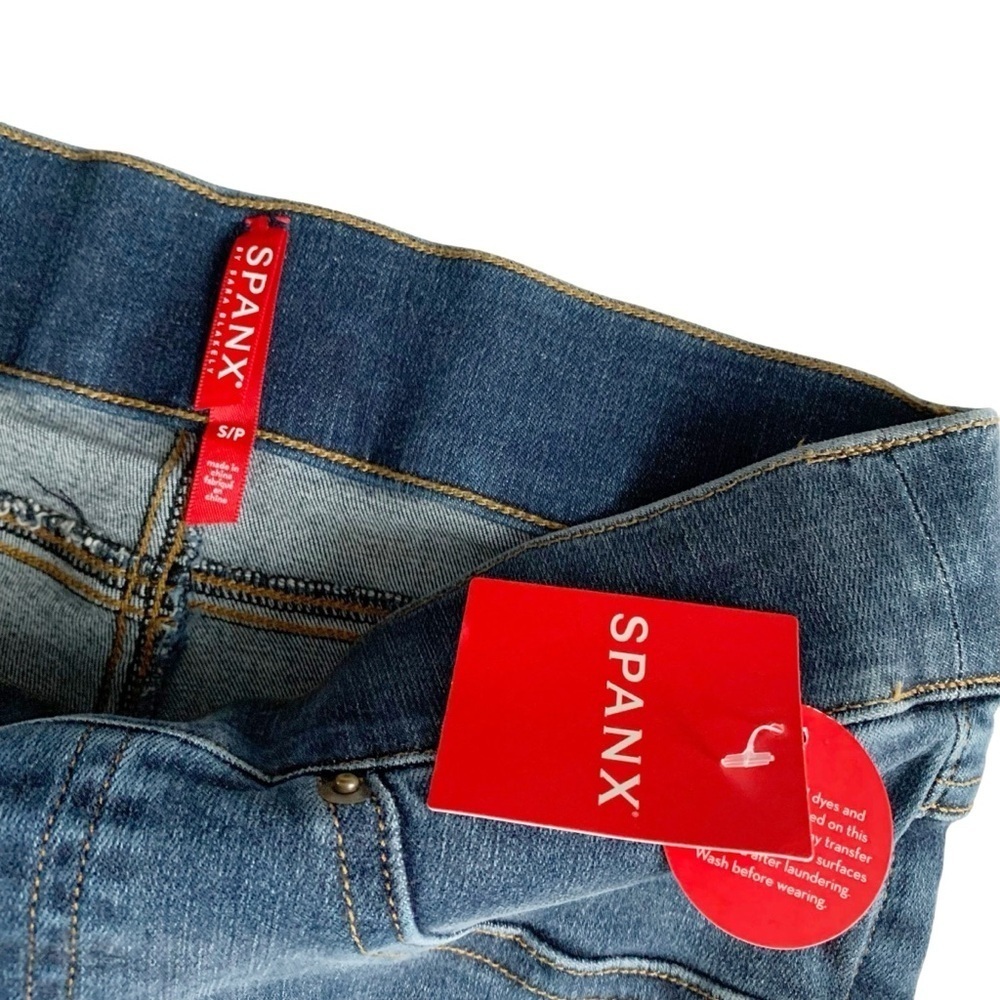SPANX Distressed Denim Legging! Retail $128. - Picture 9 of 10